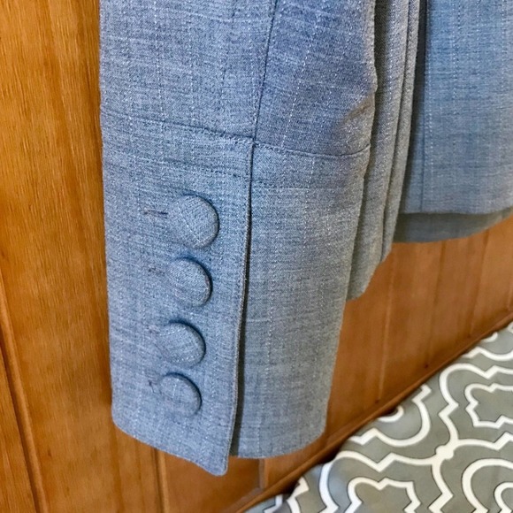 St. John Collection | Structured Gray Wool Blazer - Picture 5 of 7